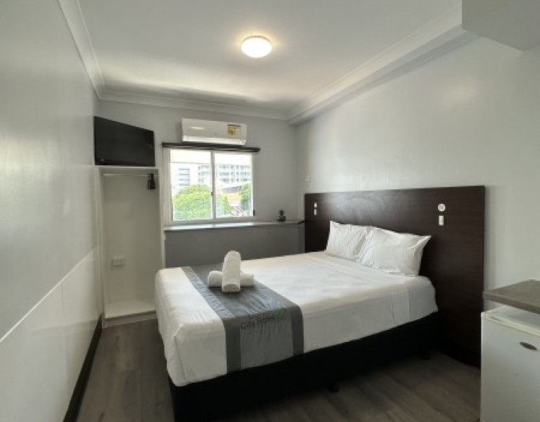 Standard queen room at DCH on Mitchell